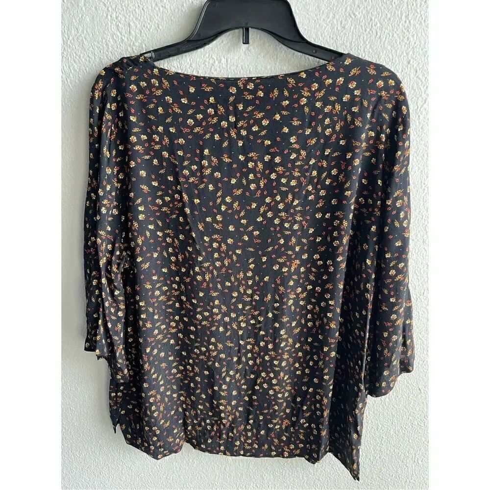 💙H & M Floral Blouse - Picture 4 of 6